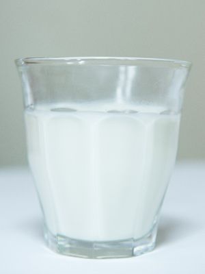 「牛乳で骨粗鬆症は防止できない!?」ほか、体によさそうな常識の間違いの画像