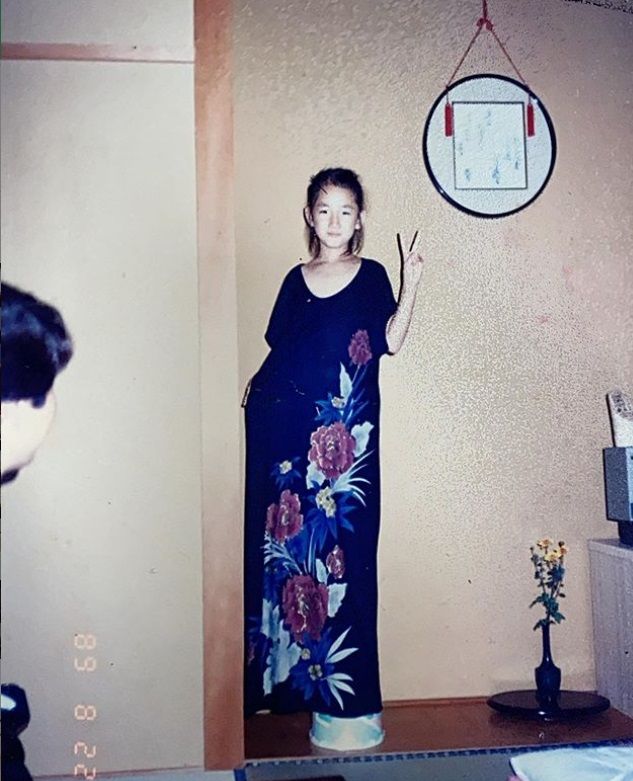 冨永愛、“すでにスタイルが超人的”な7歳の写真公開「脚が長すぎる」の画像
