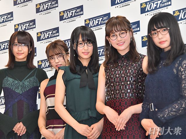 欅坂46「メガネベストドレッサー賞受賞」メガネ姿にファンため息の画像