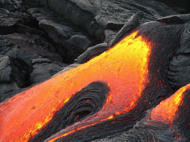 滝沢秀明、灼熱の溶岩湖探検は自分への「ごほうび」の画像