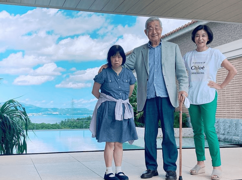 高嶋ちさ子、ダウン症の姉との家族ショット公開「最高な姉妹」「愛がある」の画像