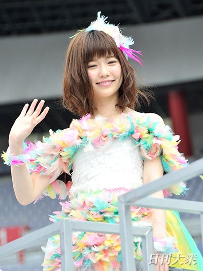 AKB48島崎遥香、握手会を欠席してのパリ行きにファン困惑の画像
