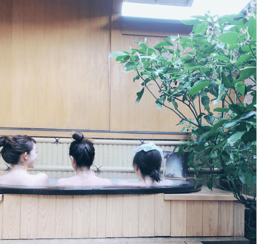 新井恵理那アナ、“温泉入浴ショット”にファン興奮「うなじがキレイ」の画像